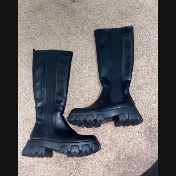 Trendy fashion nova boots - Picture 1 of 3